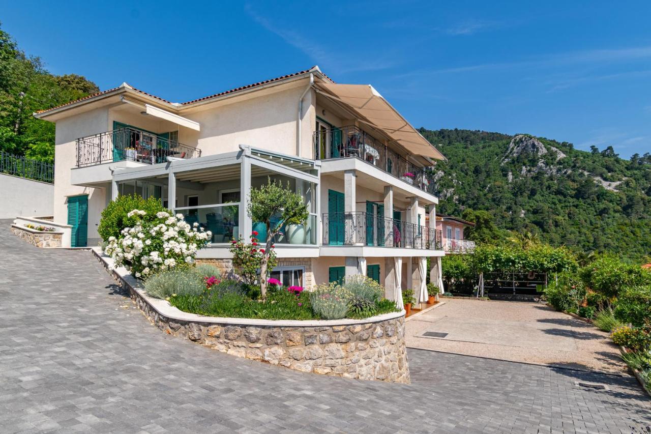 Apartments By The Sea Medveja, Opatija - 7720 Lovran Eksteriør bilde