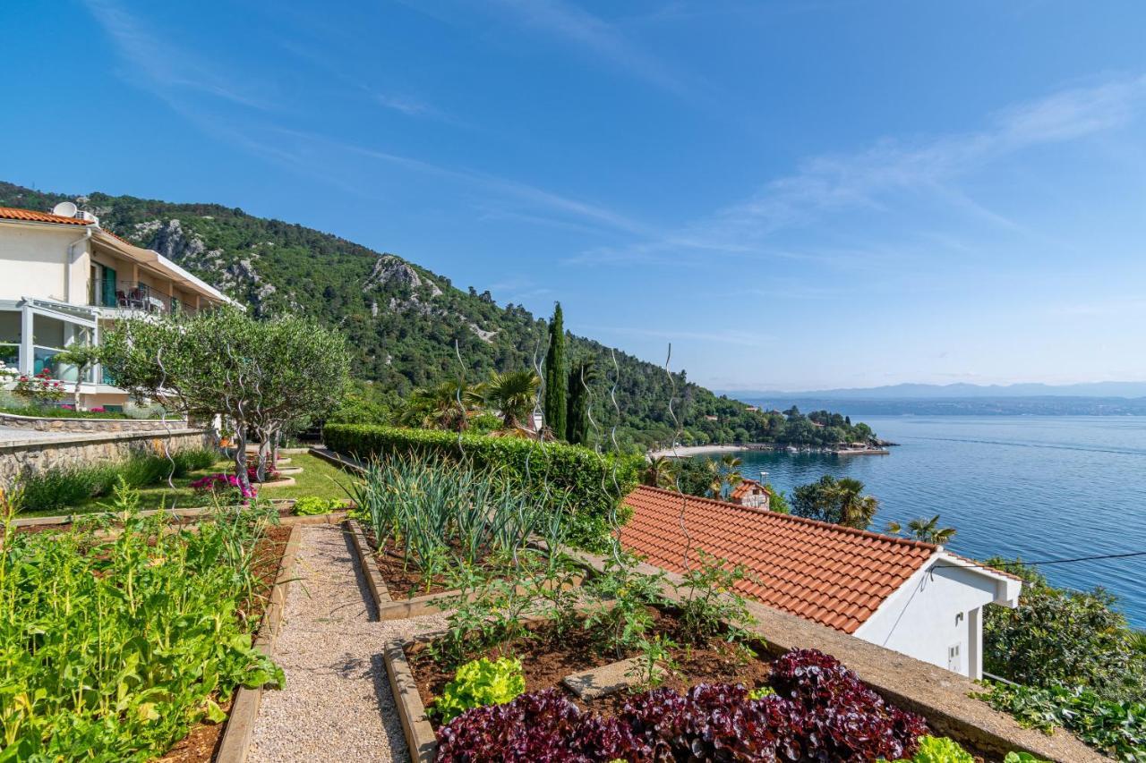 Apartments By The Sea Medveja, Opatija - 7720 Lovran Eksteriør bilde