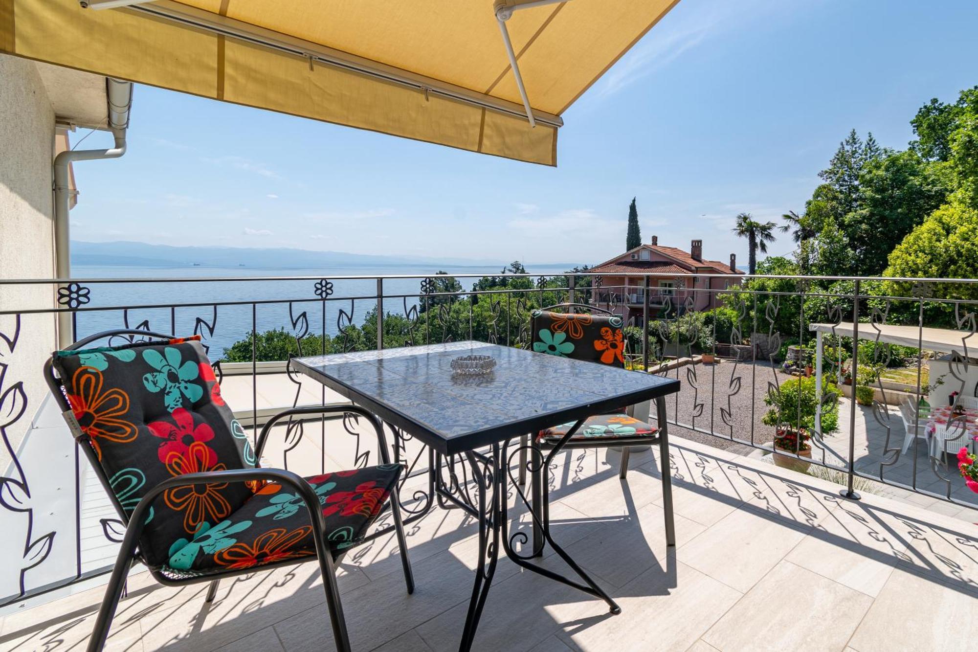 Apartments By The Sea Medveja, Opatija - 7720 Lovran Eksteriør bilde