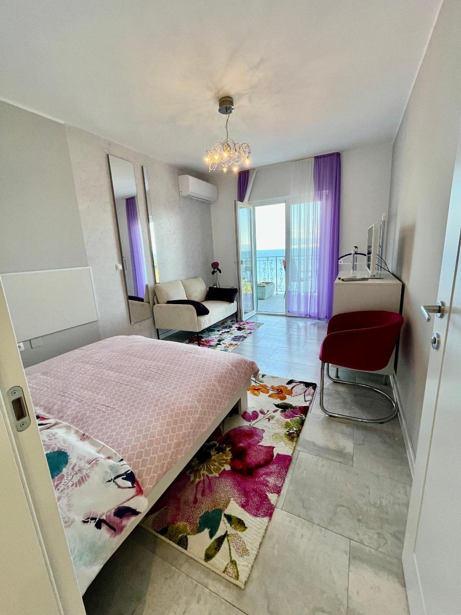 Apartments By The Sea Medveja, Opatija - 7720 Lovran Eksteriør bilde