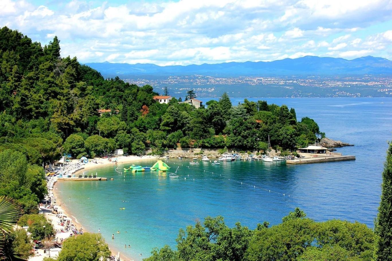Apartments By The Sea Medveja, Opatija - 7720 Lovran Eksteriør bilde